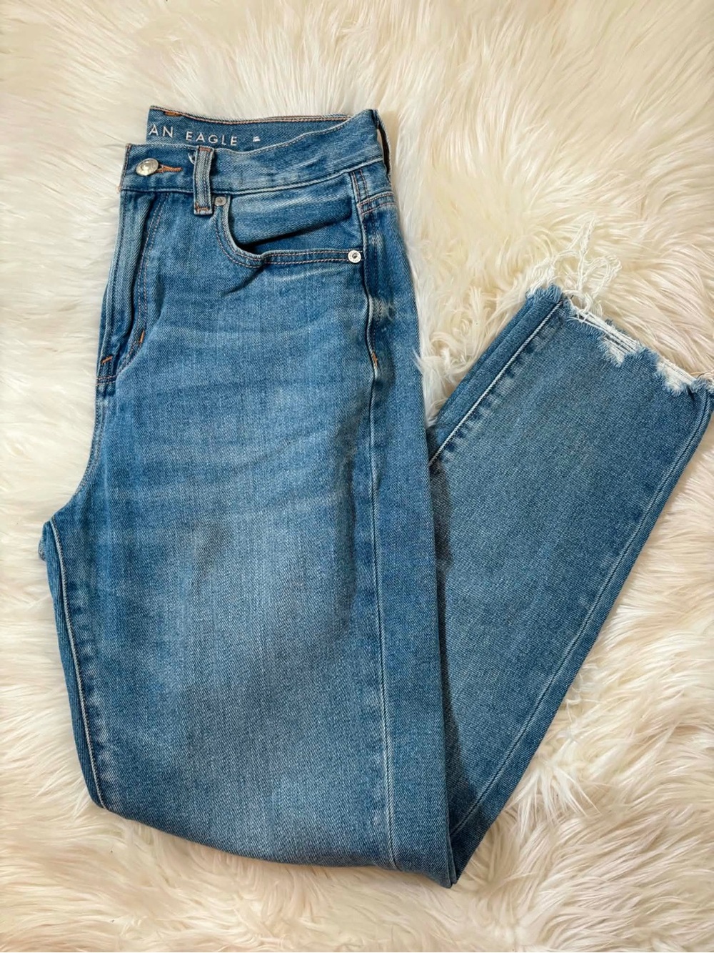 American Eagle Outfitters Medium Blue Ankle Crop Jeans